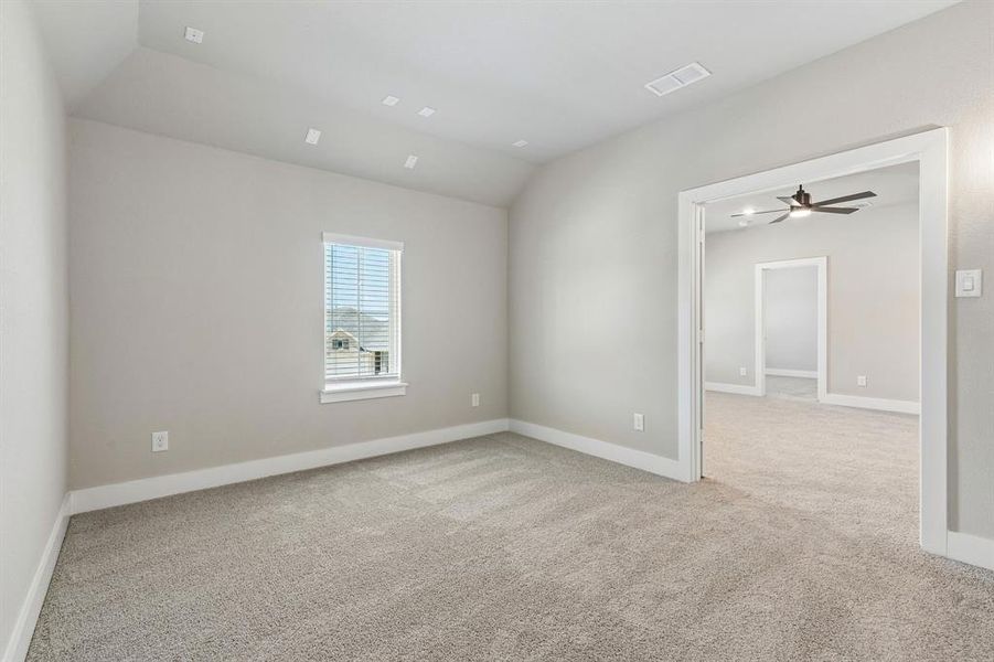 Spacious, unfurnished interior of a new home in Painted Tree Woodland West, McKinney (Image 27).