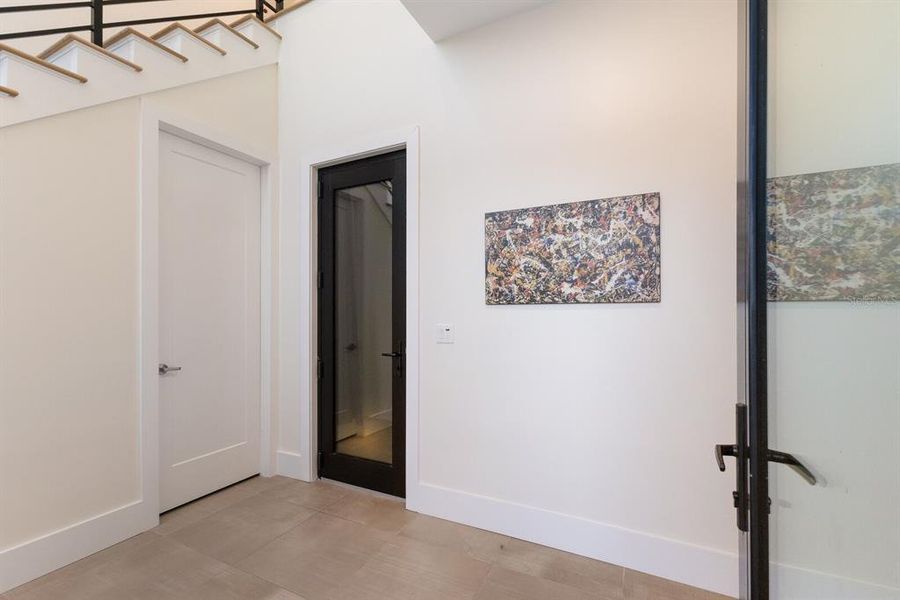 Spacious, unfurnished interior of a new home in , Longboat Key (Image 20).