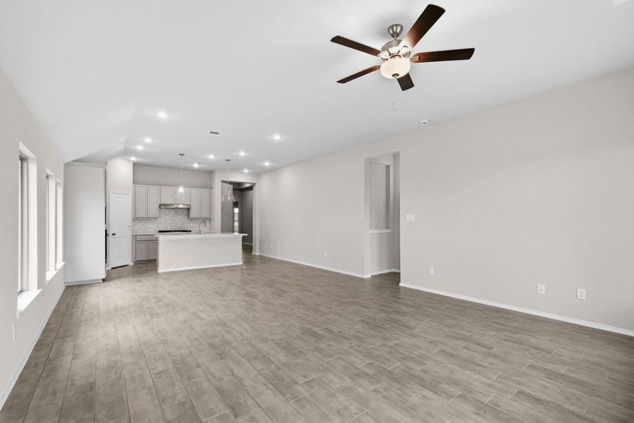 Spacious, unfurnished interior of a new home in Pomona, Manvel (Image 14).