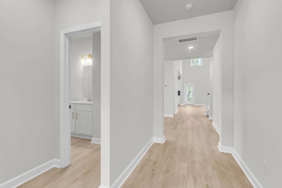 Spacious, unfurnished interior of a new home in Watson Hill, Summerville (Image 17).