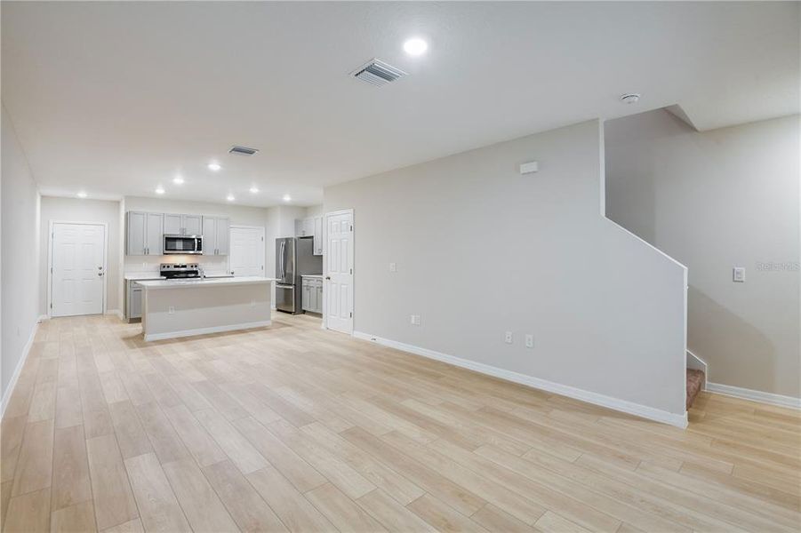 Spacious, unfurnished interior of a new home in Grove at Crosswind, Haines City (Image 16).