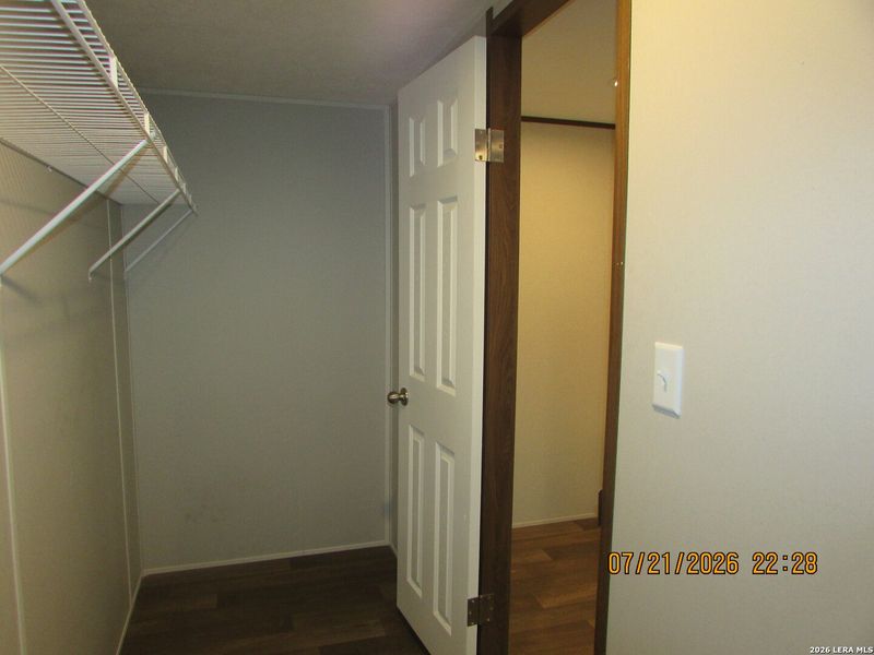 Spacious, unfurnished interior of a new home in , San Antonio (Image 23).