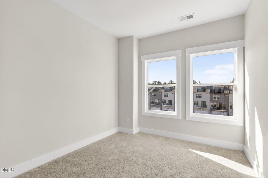 32-web-or-mls-DSC03603 32-web-or-mls-DSC03603