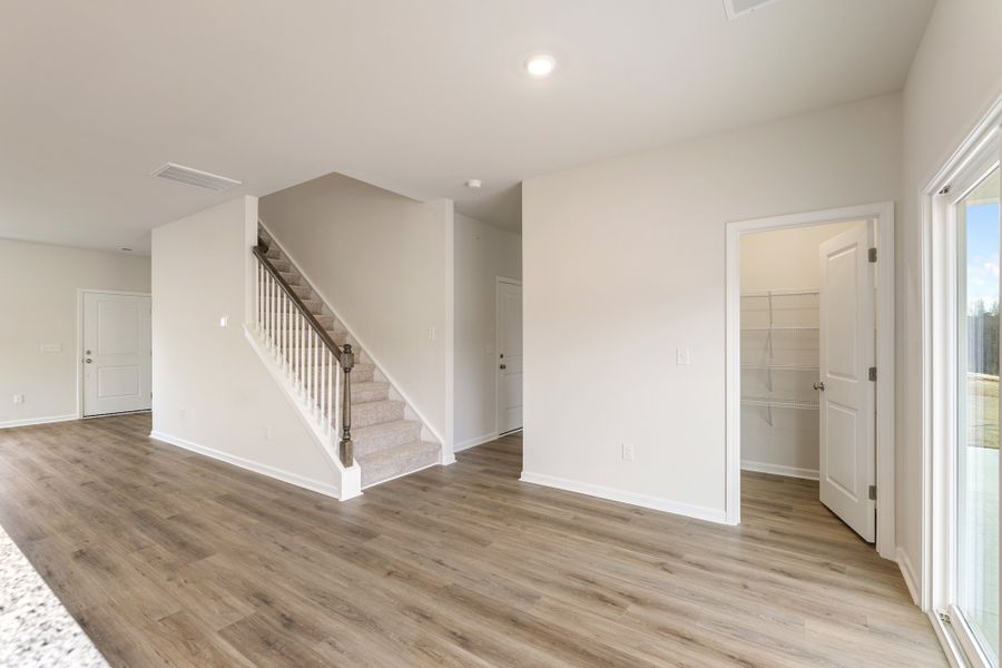 Spacious, unfurnished interior of a new home in Fairview Falls, Chesnee (Image 15).