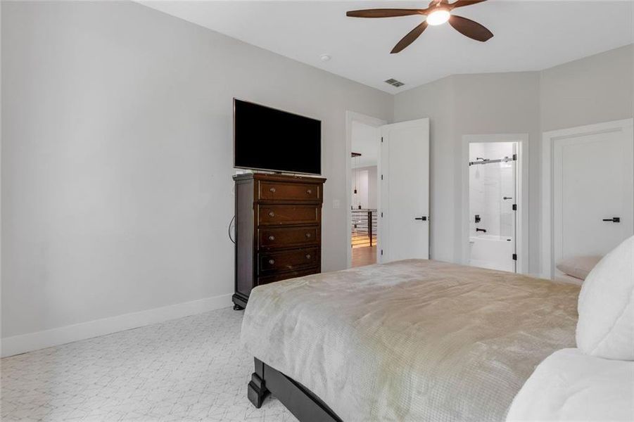 Furnished interior view inside a new home in , Roswell (Image 60).