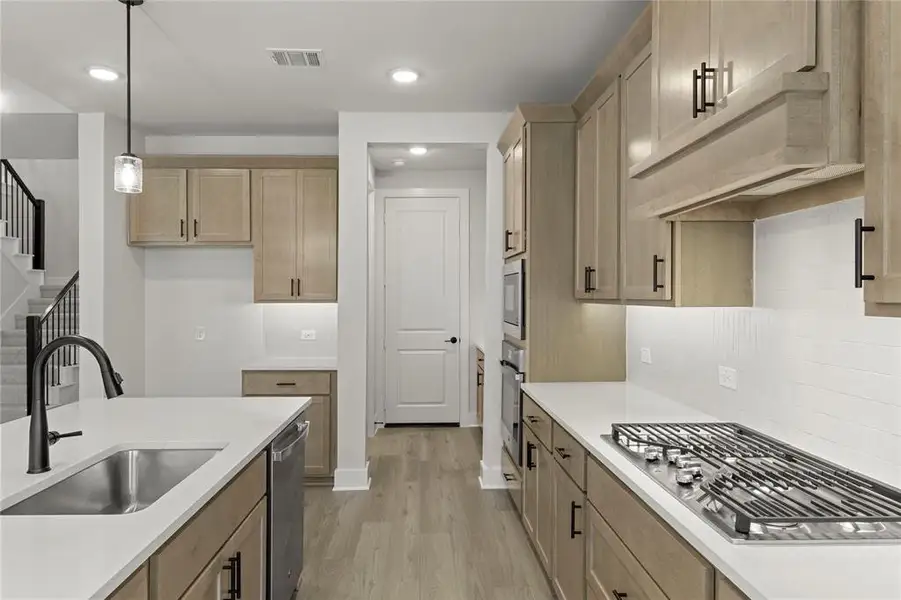 13. 7224 Camilla - Kitchen (3) 13. 7224 Camilla - Kitchen (3)