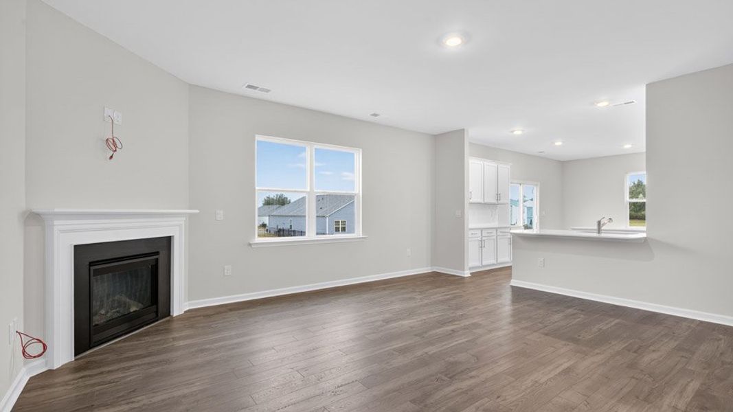 Spacious, unfurnished interior of a new home in Galvins Ridge, Sanford (Image 15).