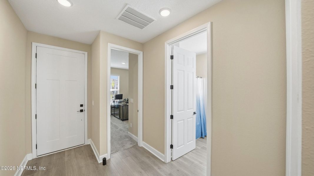 Spacious, unfurnished interior of a new home in Tributary, Yulee (Image 21).