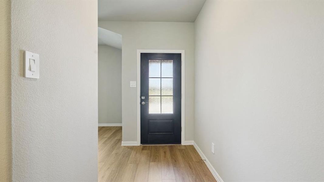 Spacious, unfurnished interior of a new home in Windmore, Princeton (Image 26).