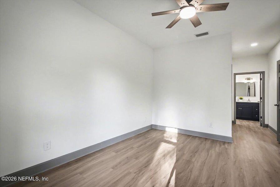 Spacious, unfurnished interior of a new home in , Jacksonville (Image 37).