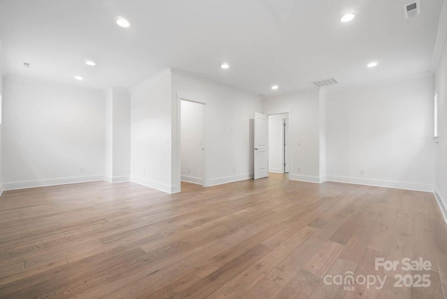 3rd bedroom located upstairs 3rd bedroom located upstairs