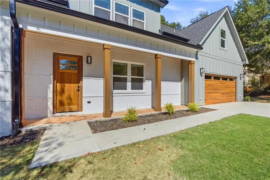 Exterior details and patio area of a home in , Decatur (Image 4).
