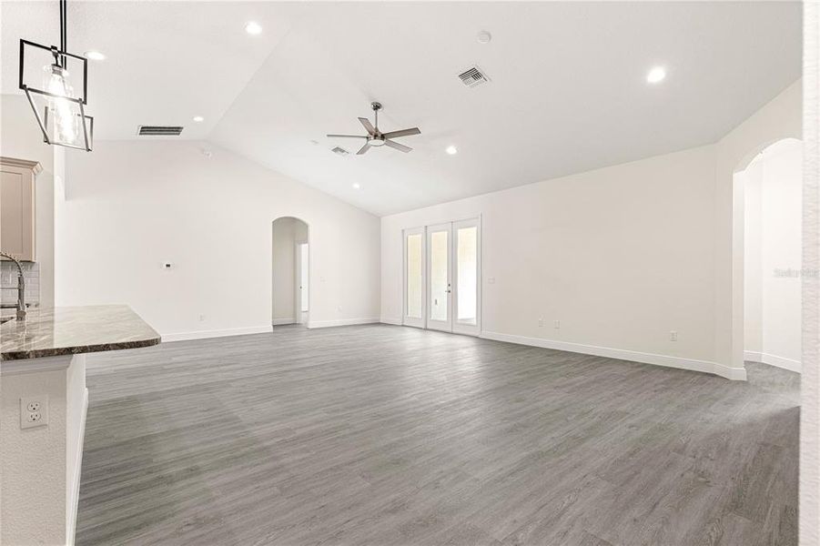 Spacious, unfurnished interior of a new home in , Dunnellon (Image 35).