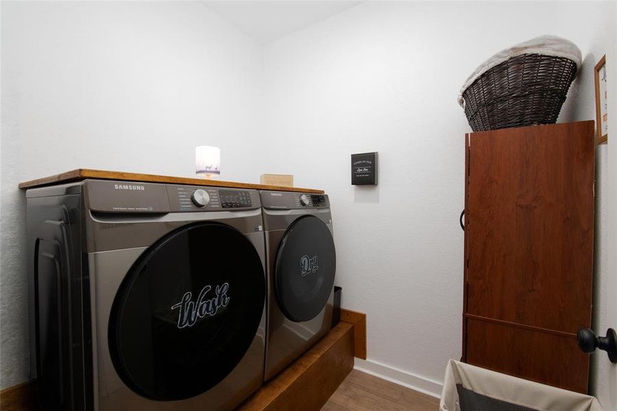 Washer & Dryer convey Washer & Dryer convey