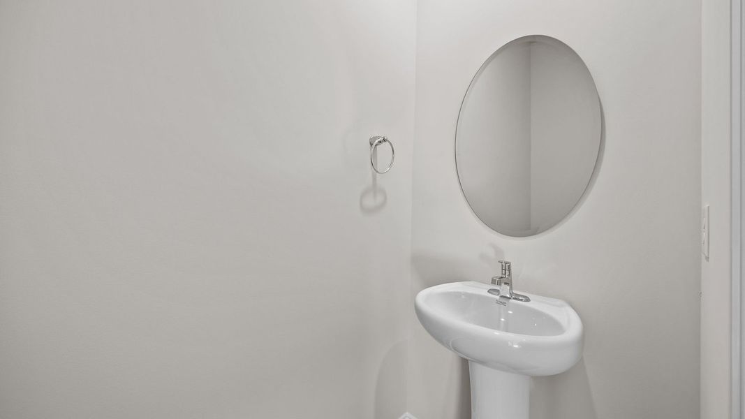 Representative interior finishes for a home built from the SALEM - DHRe by D.R. Horton in Beaver Dam Crossing, Bailey (Image 14).