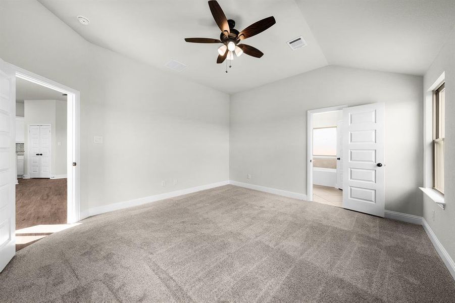 Spacious, unfurnished interior of a new home in Fox Landing, Caddo Mills (Image 26).