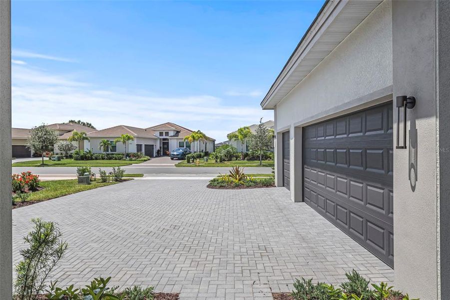 Exterior details and patio area of a home in Cresswind Lakewood Ranch, Lakewood Ranch (Image 3).