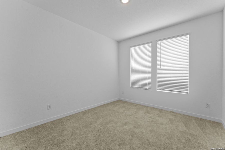 Spacious, unfurnished interior of a new home in Friendship Oaks, Fredericksburg (Image 19).