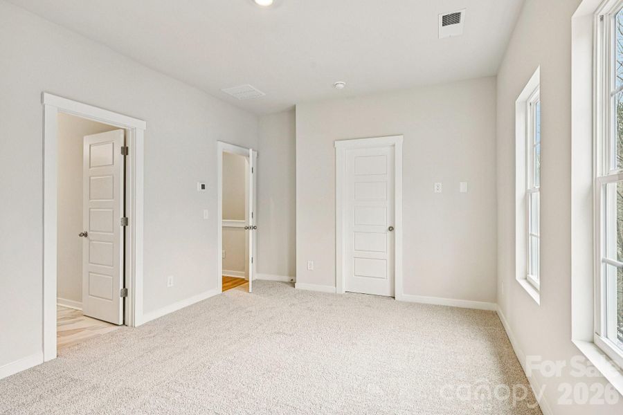 Spacious, unfurnished interior of a new home in Vanguard at Vermillion, Huntersville (Image 15). Spacious, unfurnished interior of a new home in Vanguard at Vermillion, Huntersville (Image 15).