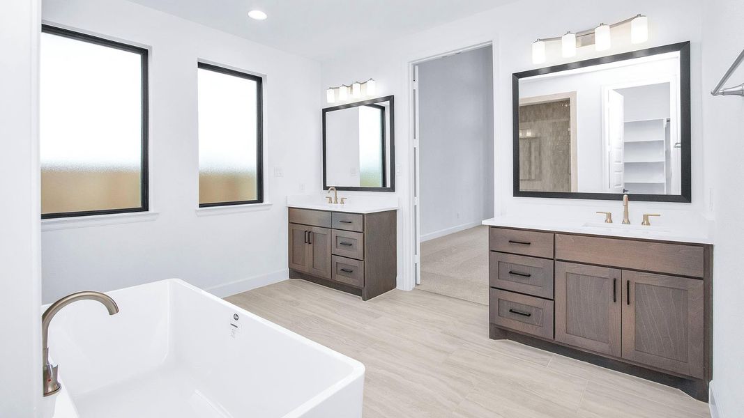 Furnished interior view inside a new home in Briarley 70', Montgomery (Image 5).