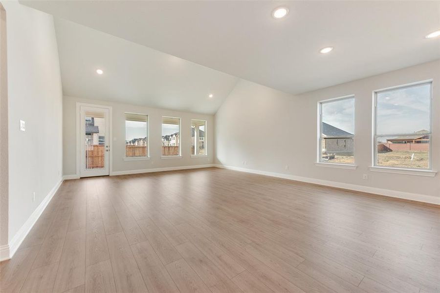 Spacious, unfurnished interior of a new home in Villages of Creekwood, Frisco (Image 37).