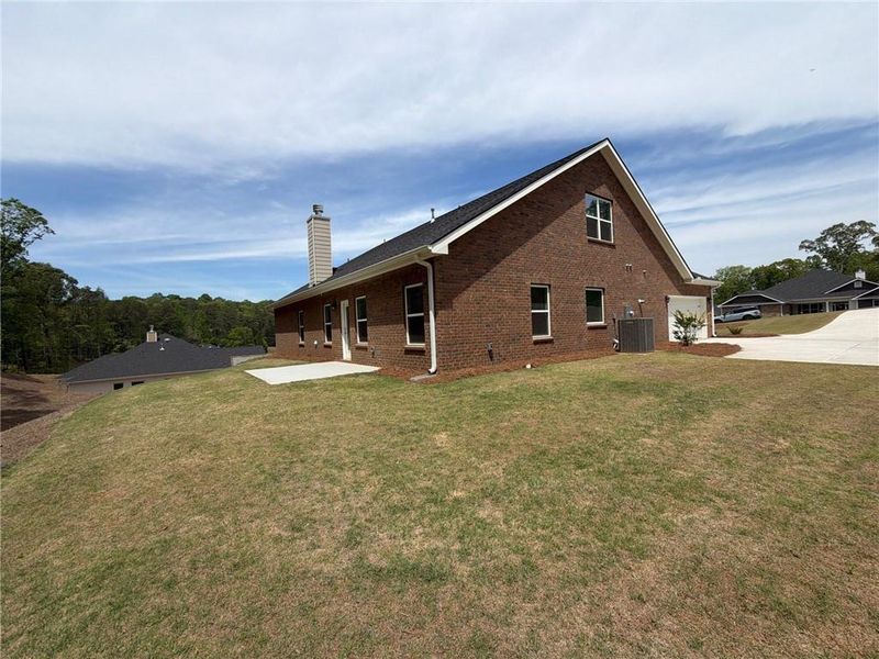 Exterior details and patio area of a home in Tuscany Hills, Douglasville (Image 3).