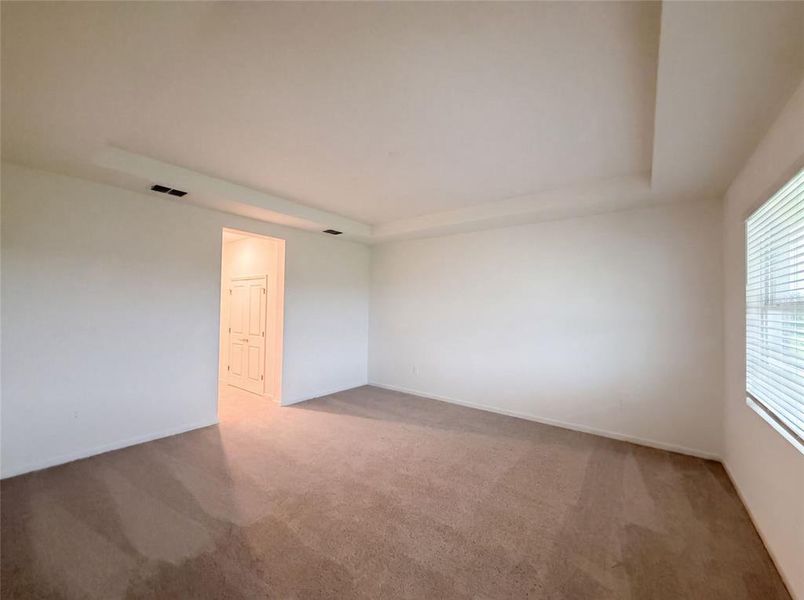 Spacious, unfurnished interior of a new home in Meadow Pointe, Groveland (Image 29).