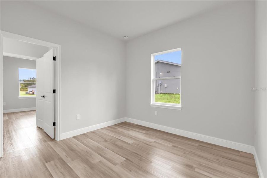 Spacious, unfurnished interior of a new home in , Ocala (Image 25).