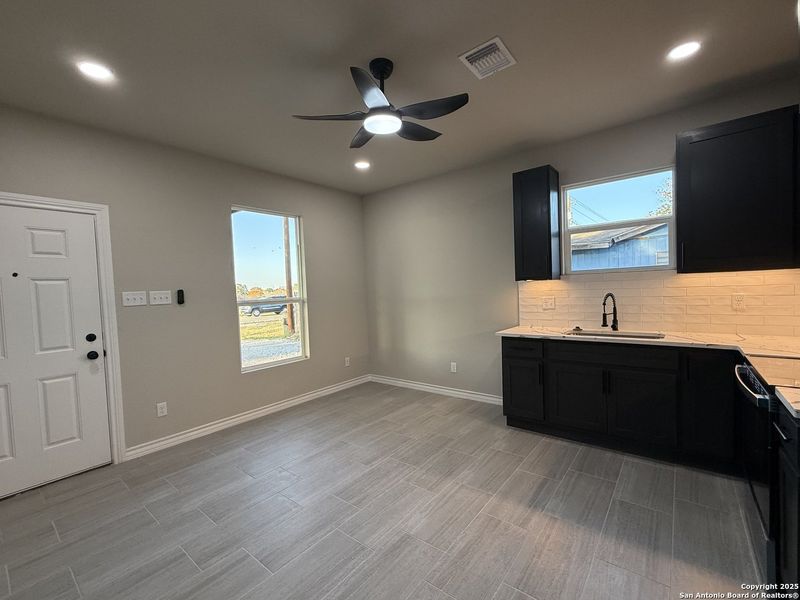 Spacious, unfurnished interior of a new home in , Natalia (Image 19).