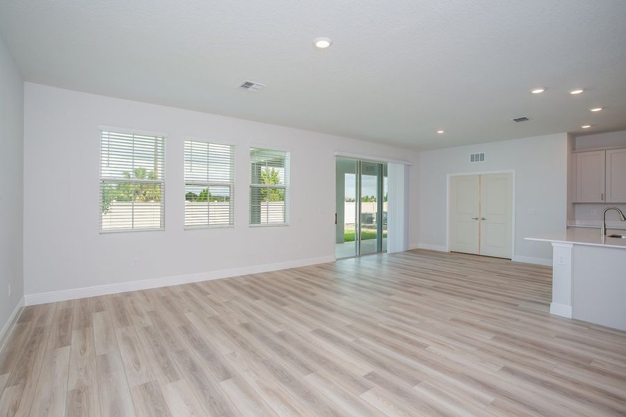 Representative unfurnished interior of a home built from the Anna Maria by Casa Fresca Homes in Mirada, San Antonio (Image 14).