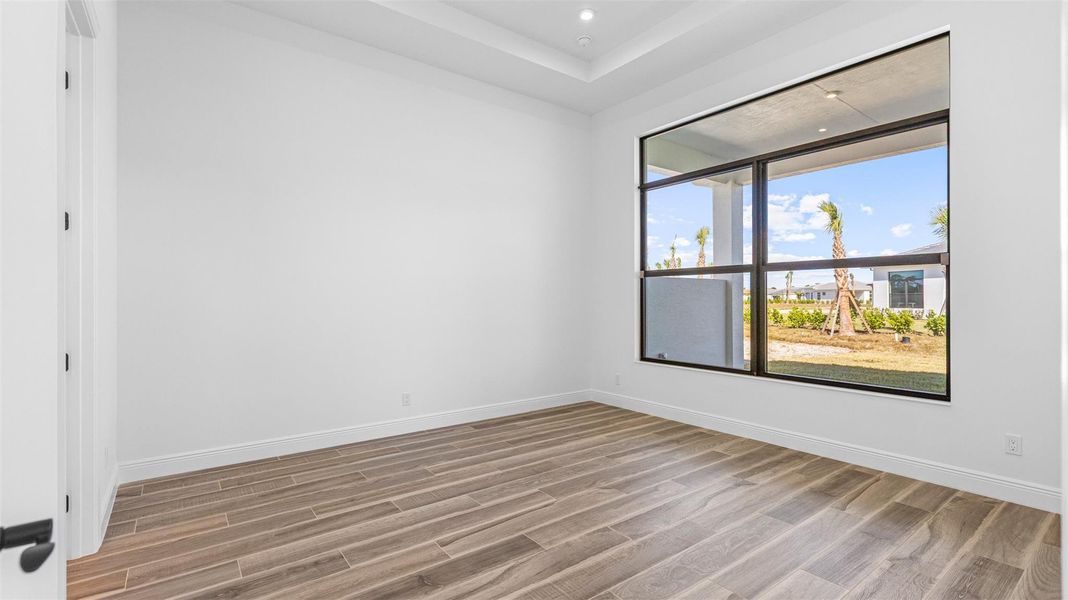 Spacious, unfurnished interior of a new home in , Port St. Lucie (Image 17).