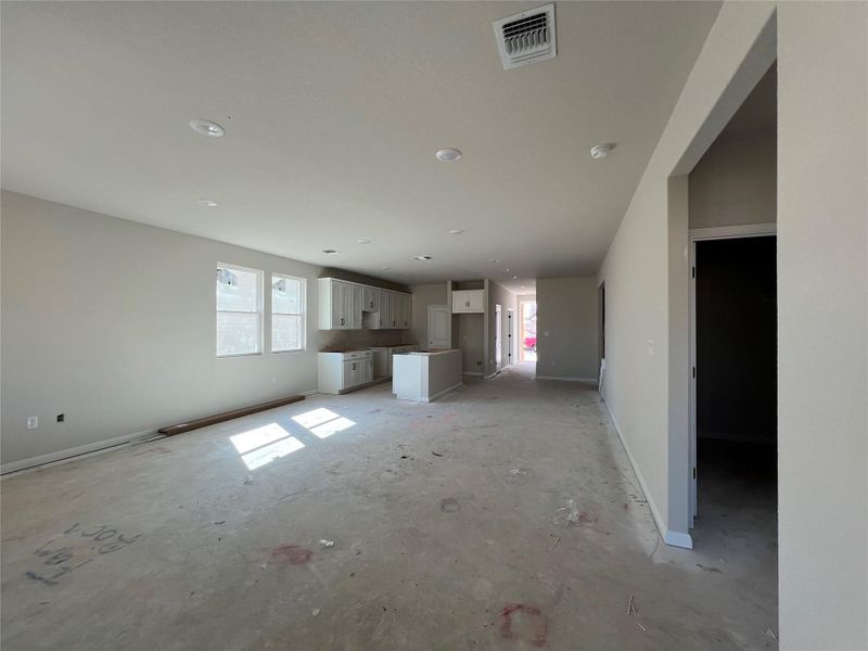 In-progress construction of a new home in Rolling Glen, Hutto, TX (Image 27).