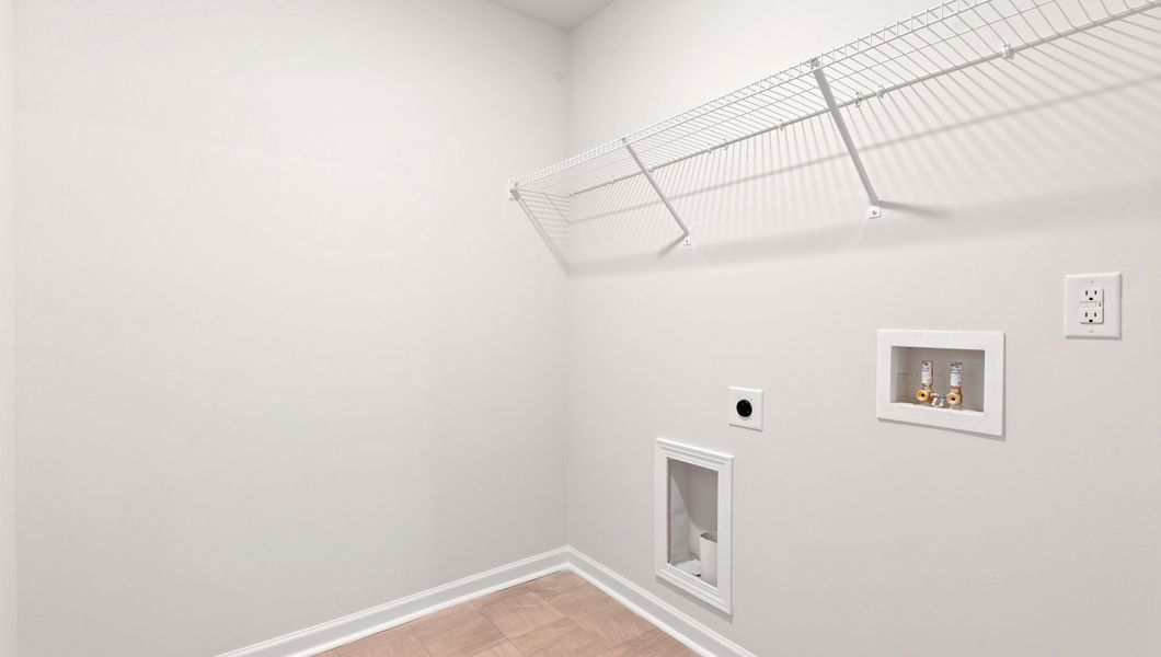 Spacious, unfurnished interior of a new home in Sage Grove, Lyman (Image 27).