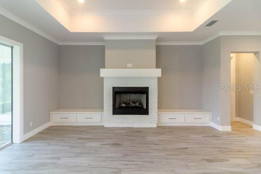 Spacious, unfurnished interior of a new home in , Dunnellon (Image 19).