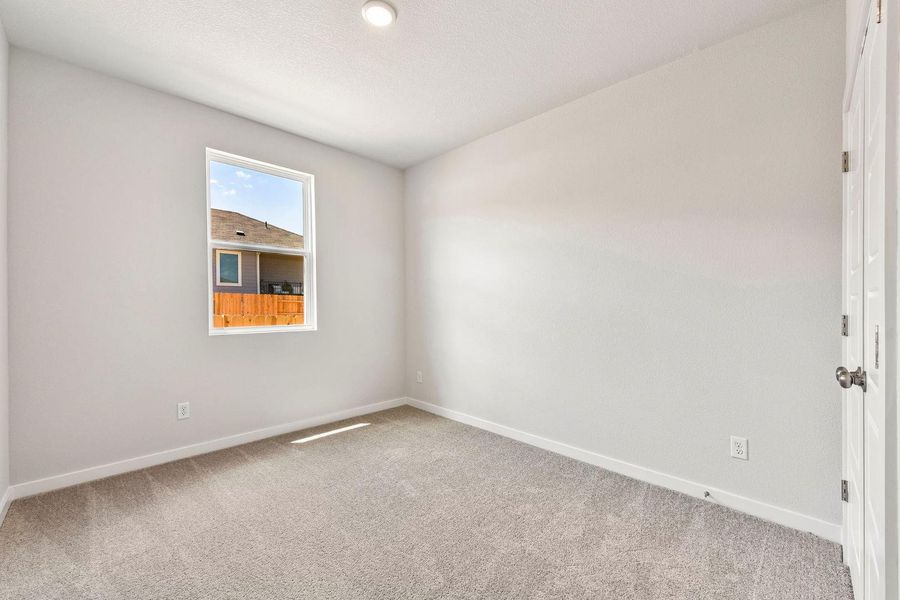 Spacious, unfurnished interior of a new home in Cloverleaf, Austin (Image 21).