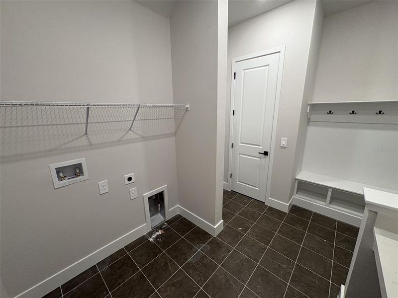 Spacious, unfurnished interior of a new home in Lakeview Crossing – Classic Series, Sarasota (Image 12). Spacious, unfurnished interior of a new home in Lakeview Crossing – Classic Series, Sarasota (Image 12).