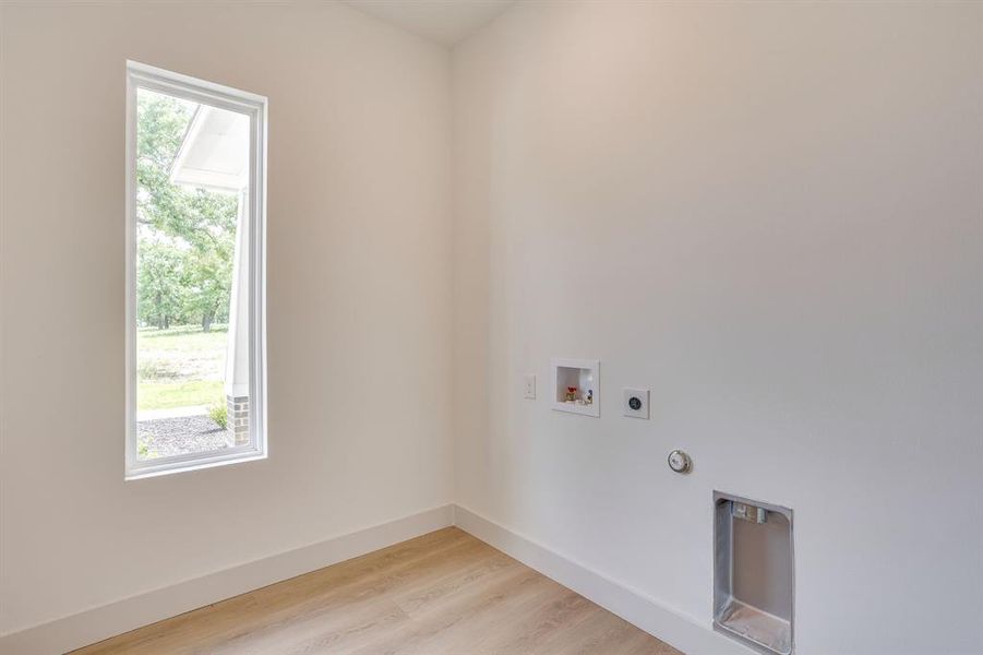 Spacious, unfurnished interior of a new home in , Sunset (Image 24).