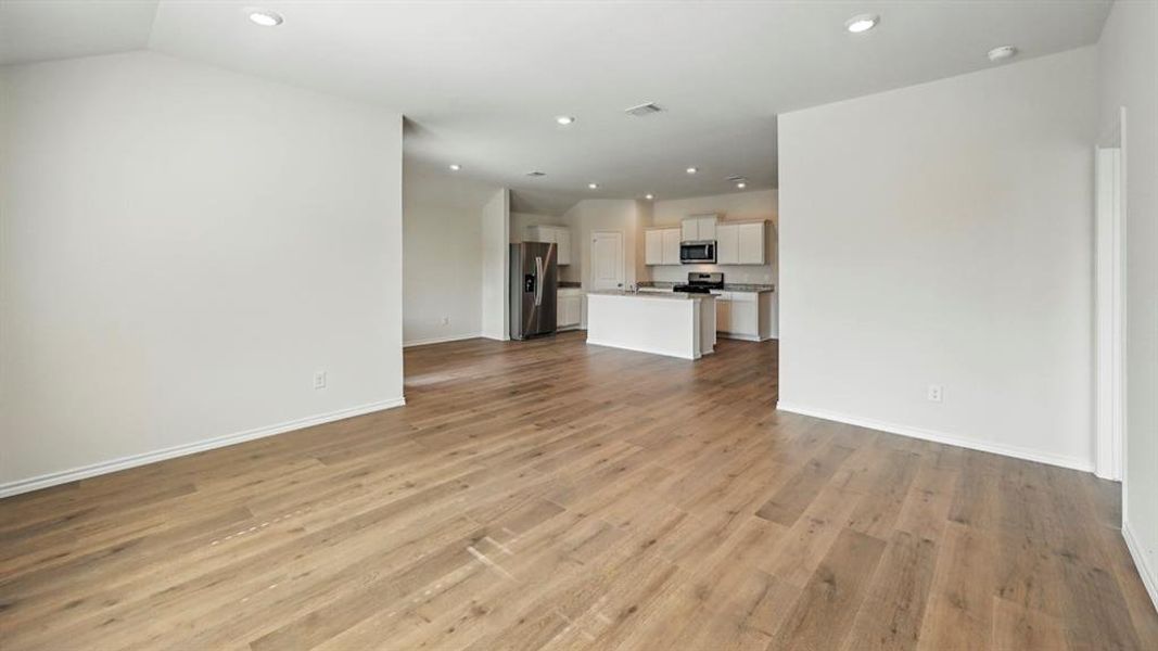 Spacious, unfurnished interior of a new home in Sanger Circle, Sanger (Image 14).