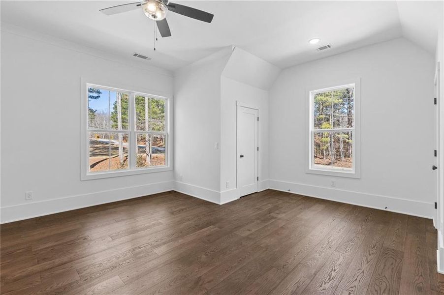 Spacious, unfurnished interior of a new home in , Lawrenceville (Image 34).
