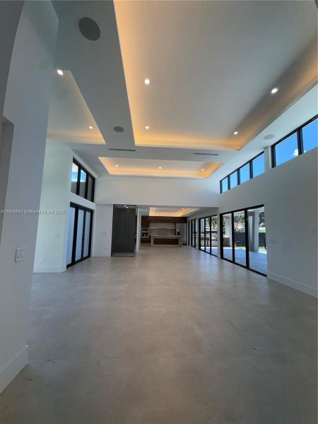 Spacious, unfurnished interior of a new home in , Miami (Image 48).
