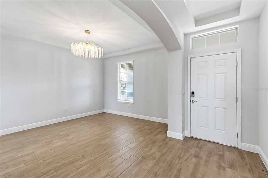 Spacious, unfurnished interior of a new home in , Winter Garden (Image 21).