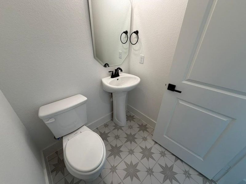 Furnished interior view inside a new home in Rocky Top, Krum (Image 7).