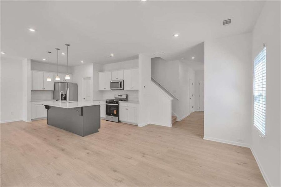Spacious, unfurnished interior of a new home in The View at Groover's Lake, Lithia Springs (Image 29).
