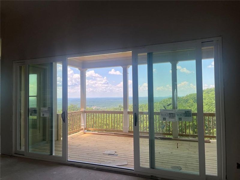Spacious, unfurnished interior of a new home in Horizon at Laurel Canyon, Canton (Image 8).