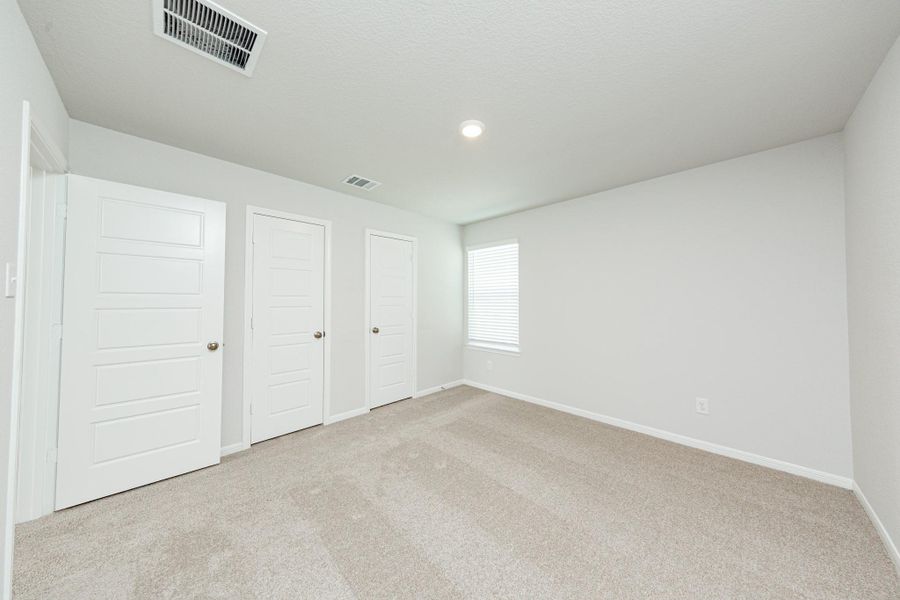 Spacious, unfurnished interior of a new home in Bammel Oaks, Houston (Image 10).