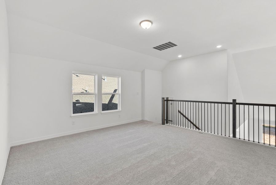 Spacious, unfurnished interior of a new home in Westland Ranch, League City (Image 12).