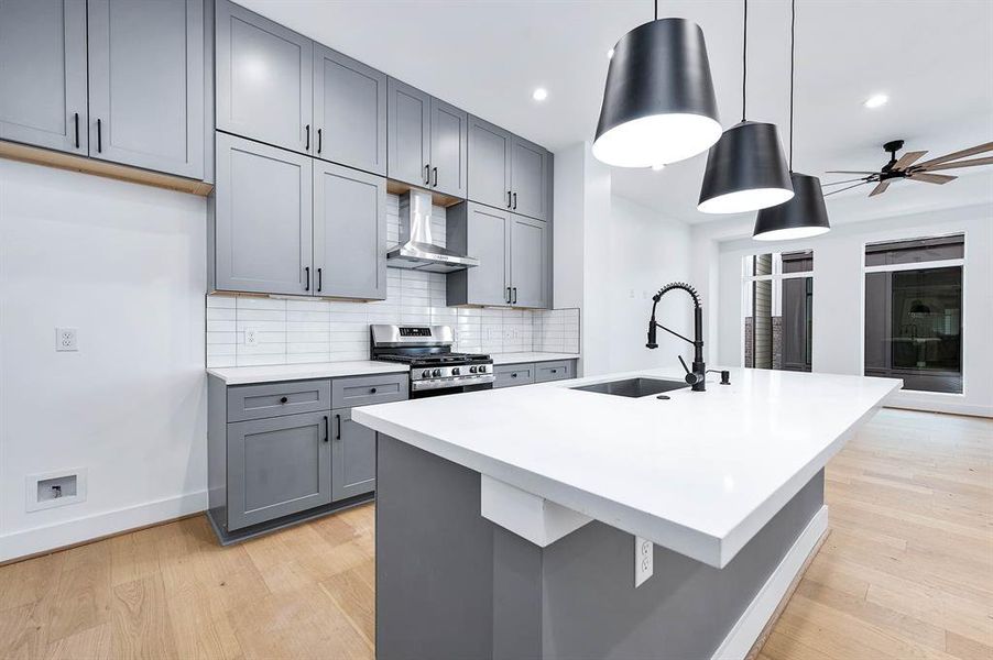 Large kitchen island, tons of cabinet space.