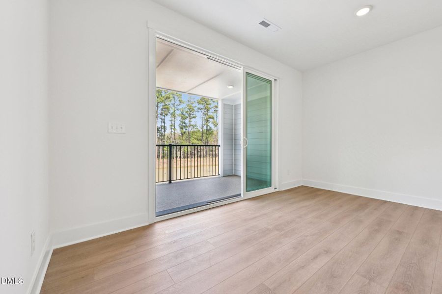 25-web-or-mls-Dunzo Dr-S1203-025