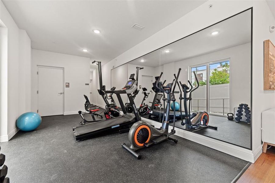 Community amenities in Castille Urbana, St. Petersburg (Image 41).