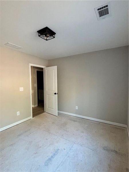 Spacious, unfurnished interior of a new home in , Monticello (Image 8).